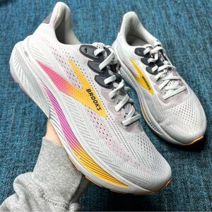 Brooks Ghost 17 Running Shoes in Oyster Apricot Pink Women's 9.5 WIDE Width D